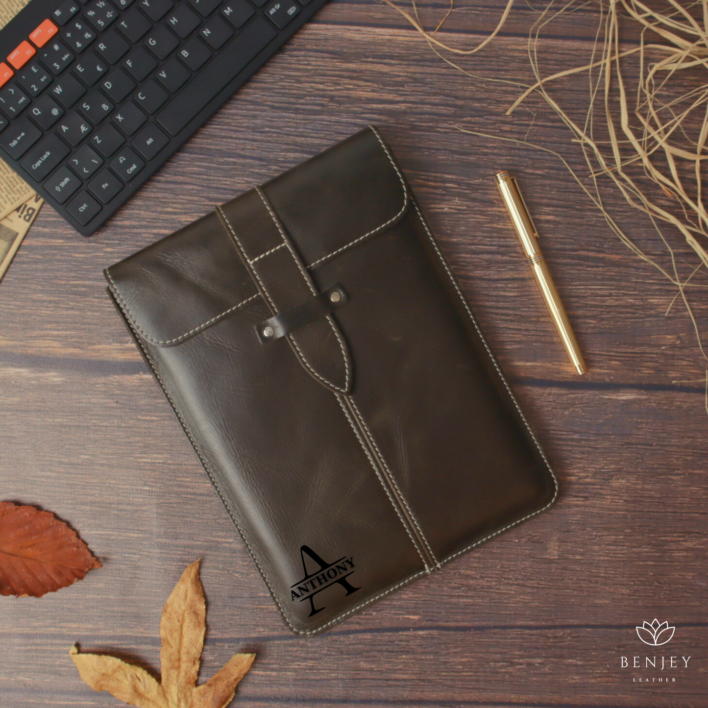 Leather iPad Case 11” & 13” - Personalized Protective Sleeve